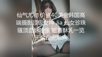 绿帽男友❤️双马尾可爱女友为保护男友不被欺负主动献出肉体，草一次腰间挂一个避孕套！无能的男友看着画面居然硬了！