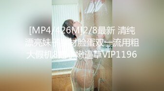 厕拍影楼拍汉服写真的小姐姐,美貌若天仙,逼黑如焦炭，反差感十足