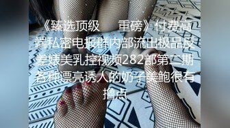 [MP4/ 2.09G] 妩媚风情的小少妇全程露脸跟小哥激情啪啪，让小哥亲着小嘴吃着奶子抠着骚逼好多淫水