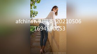 [MP4/ 720M] 这几天妹妹下线，坦克姐姐下海，无套啪啪超巨乳大奶子，龟头摩擦银阴蒂操起来奶子乱颤 直接内射