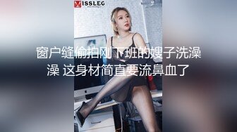 后入蜜桃臀骚母狗，屁股很软