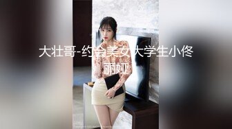 美容院老板娘在店里伺候完顾客中途欲望发骚，全裸给逼逼来点性药，全程露脸骚逼特写注射器插进骚逼自慰