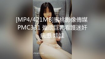 [推荐]小鲜肉在商场厕所,狂舔骚内裤大吊男,吃然后吞掉臭精液！