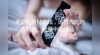 挨操还不忘看镜头！俩大学生情侣记录他们的啪啪记录 妹子长得很标致身材也很棒 就是奶子小点！