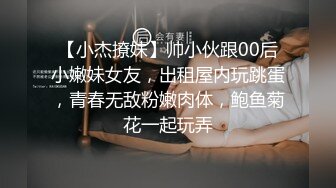 超风骚少妇【玫瑰半成品】厨房激情紫薇，饿了先下一碗面吃，吃饱胡萝卜伺候大骚逼，淫水泛滥！