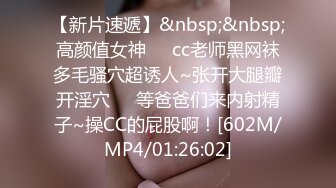 - 清纯大一学妹穿上女仆装，用她的逼水告诉我她很想我