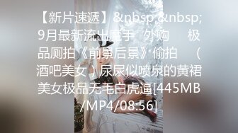 风骚的小少妇露脸跟大哥在家激情啪啪，69口交大鸡巴让小哥舔逼，淫声荡语互动撩骚听指挥